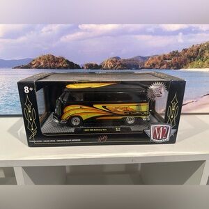 Machine VW Delivery Van - Black and Yellow Flames
